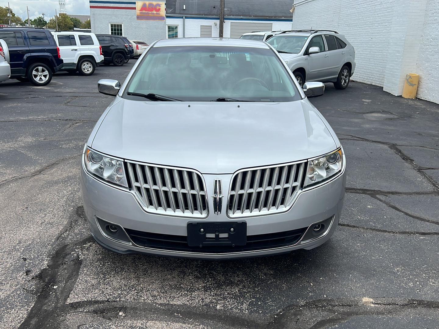 2012 Lincoln MKZ photo 2