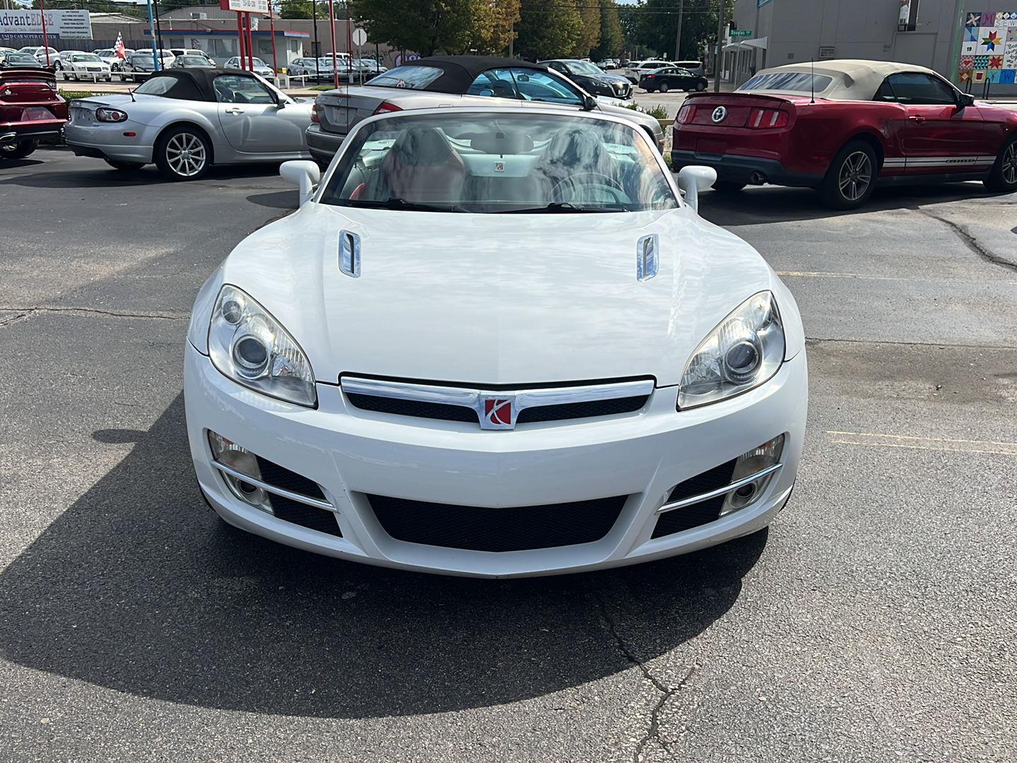 2008 Saturn Sky Convertible photo 2