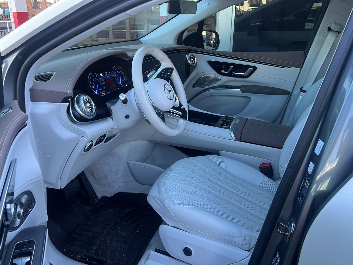 2024 Mercedes Benz EQS-Class SUV photo 4