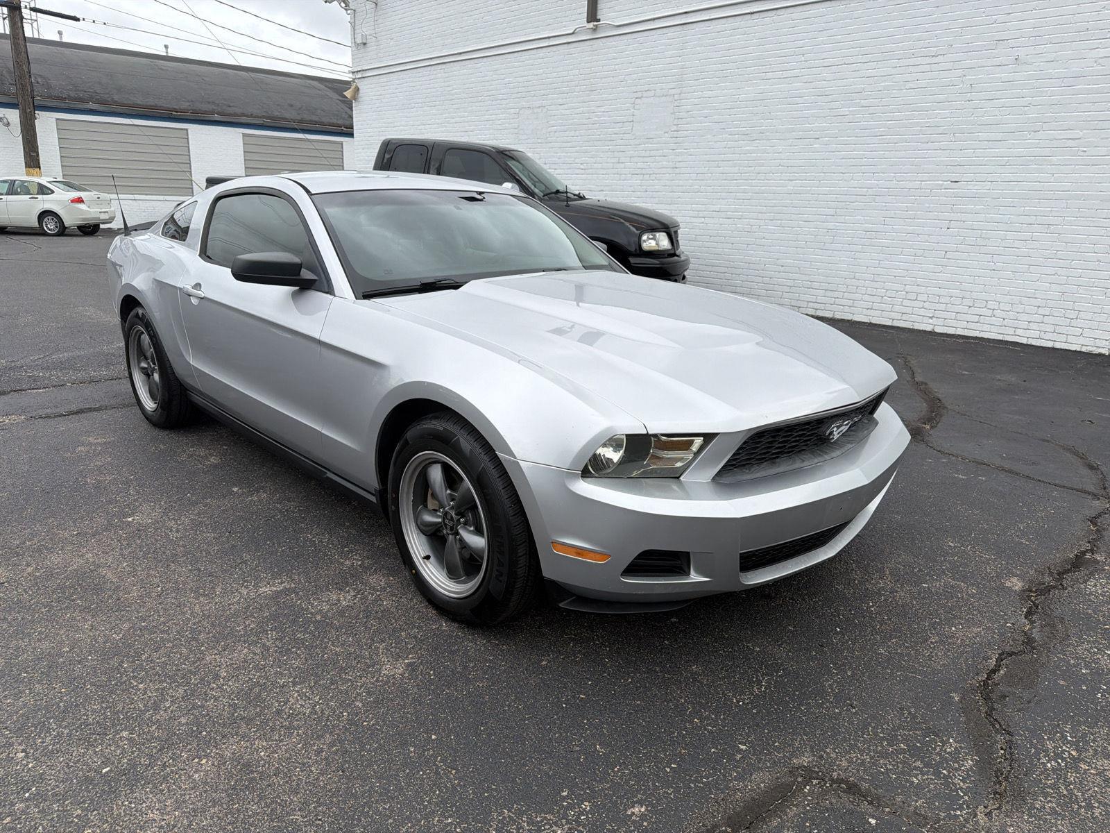 2011 Ford Mustang V6