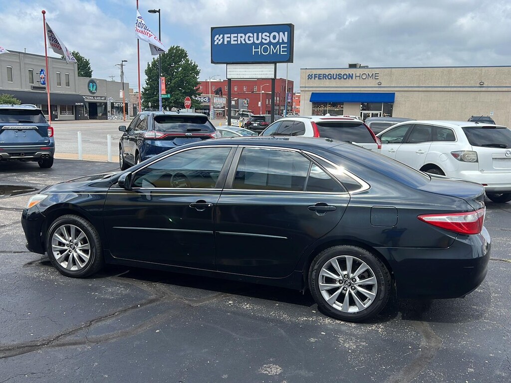 Used 2017 Toyota Camry XLE V6 Sedan