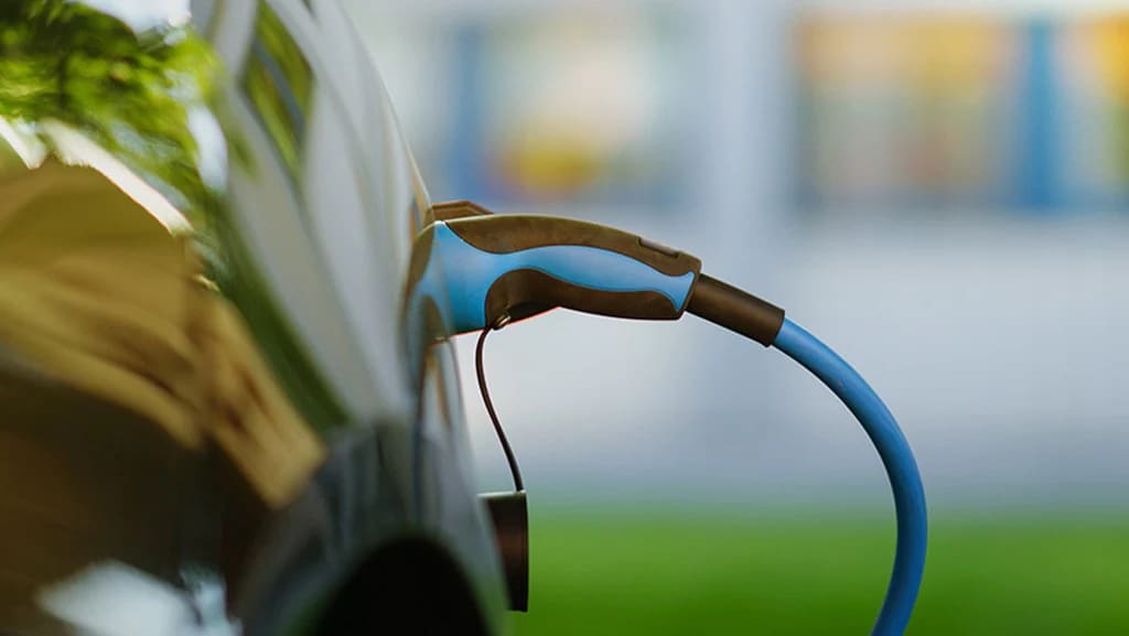 understanding-the-electric-vehicle-tax-credit-how-it-works-and-who