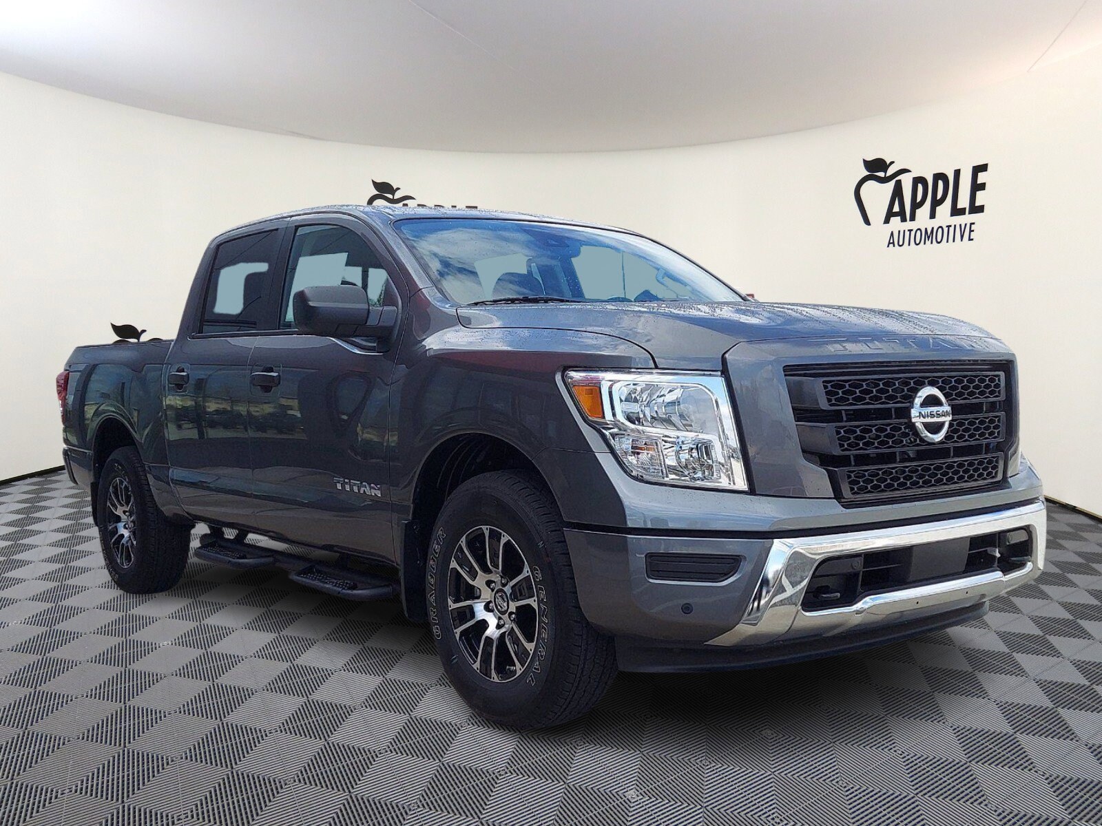 nissan titan 2 front lcd monitors in stock