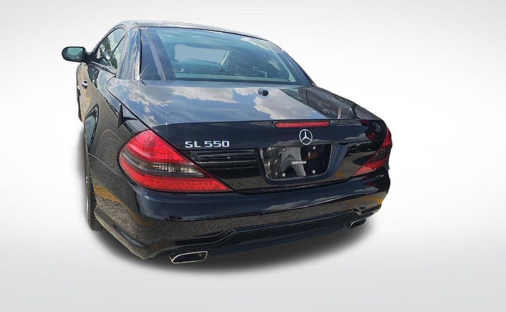 2011 Mercedes Benz SL 550 photo 2