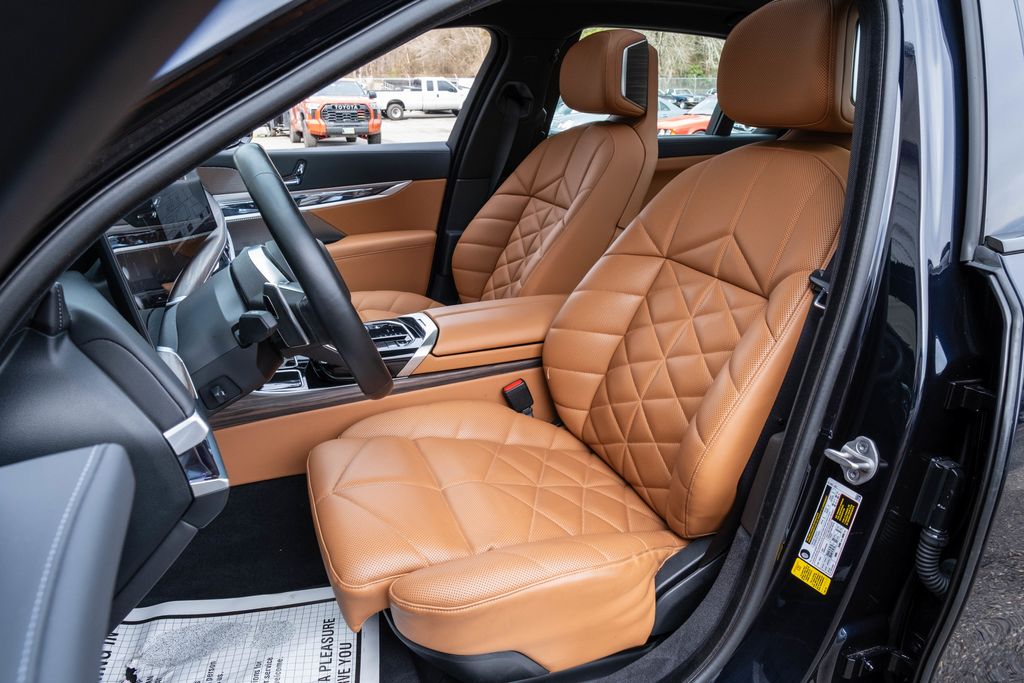 2023 BMW 7 Series 740i - Photo 15