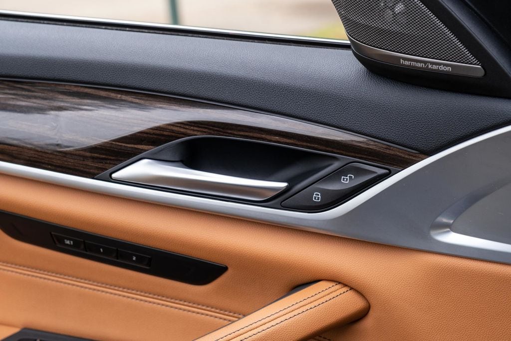 2023 BMW 5 Series 530e - Photo 14