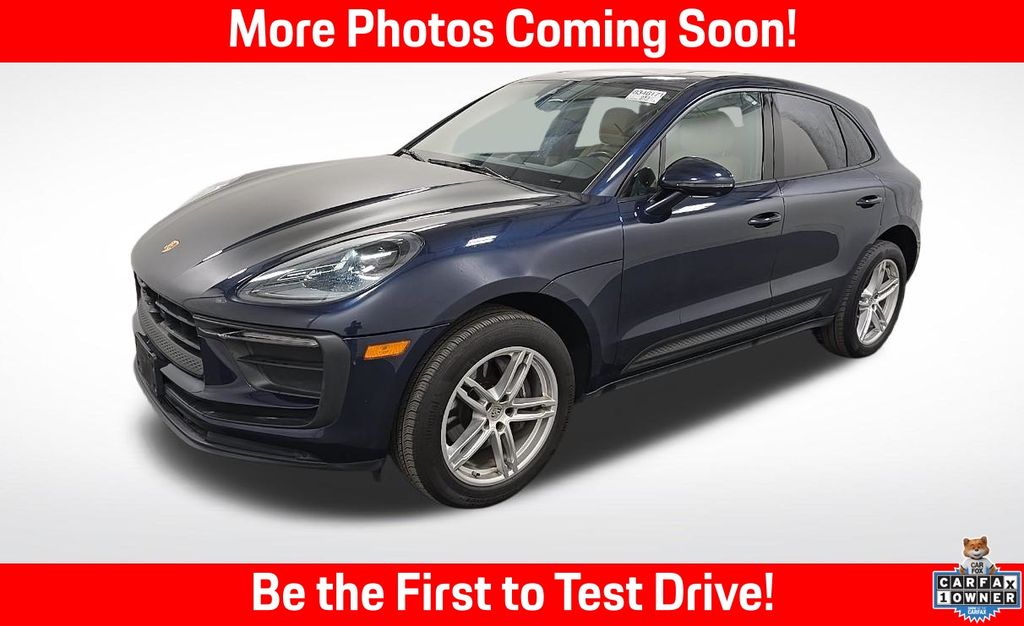 2022 Porsche Macan -'s photo