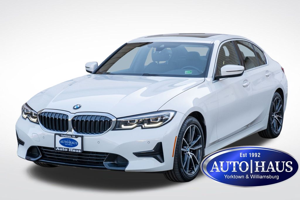 2020 BMW 3 Series 330i's photo