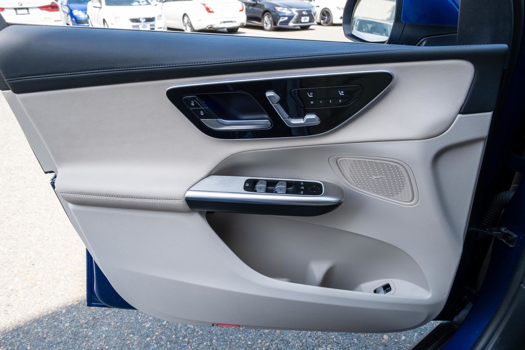 2024 Mercedes-Benz GLC GLC 300 - Photo 11