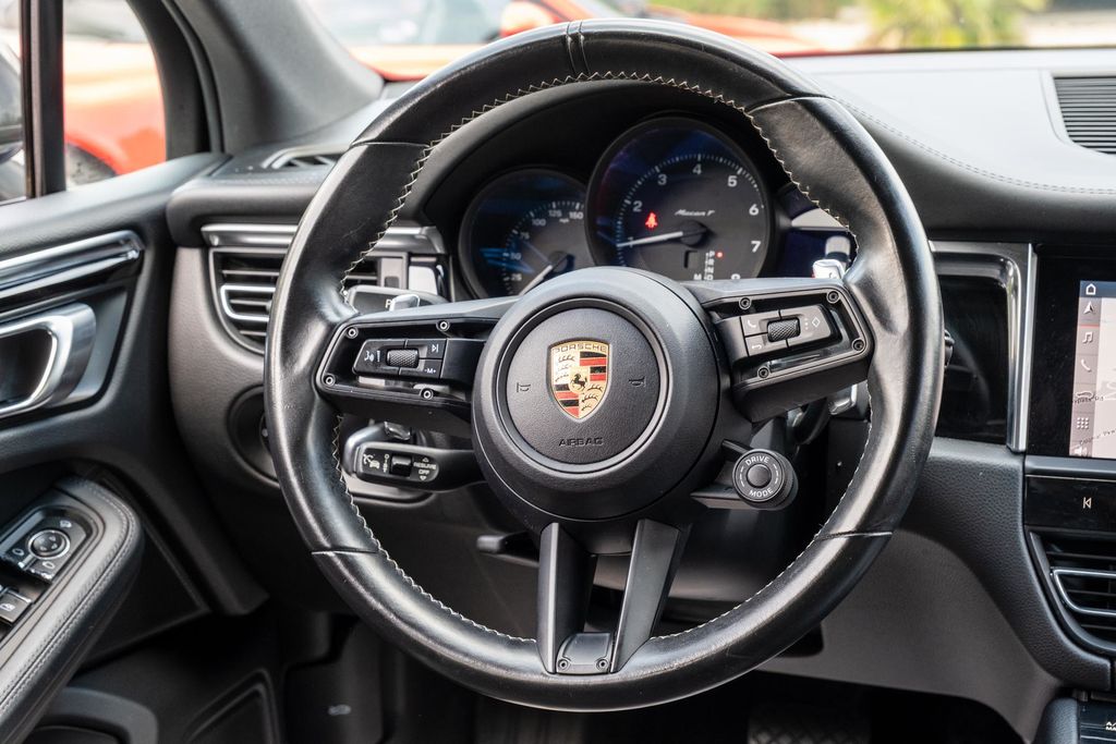 2023 Porsche Macan T - Photo 26