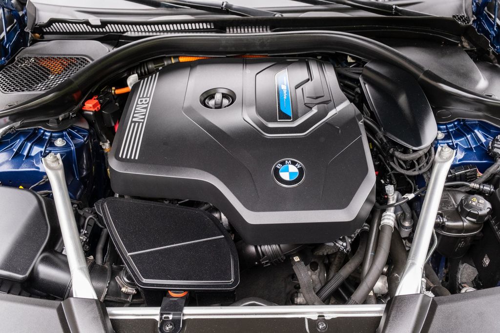 2023 BMW 5 Series 530e - Photo 36