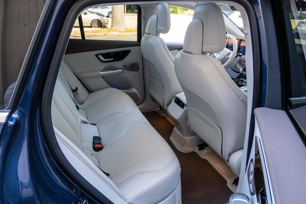 2023 Mercedes-Benz EQE SUV Base - Photo 31