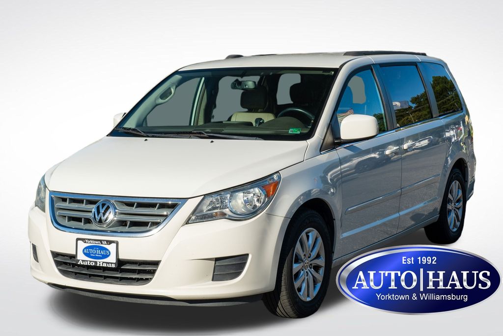 2012 Volkswagen Routan SE