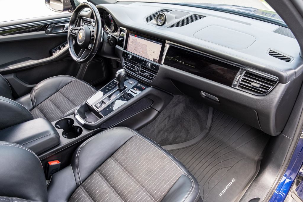 2023 Porsche Macan T - Photo 27