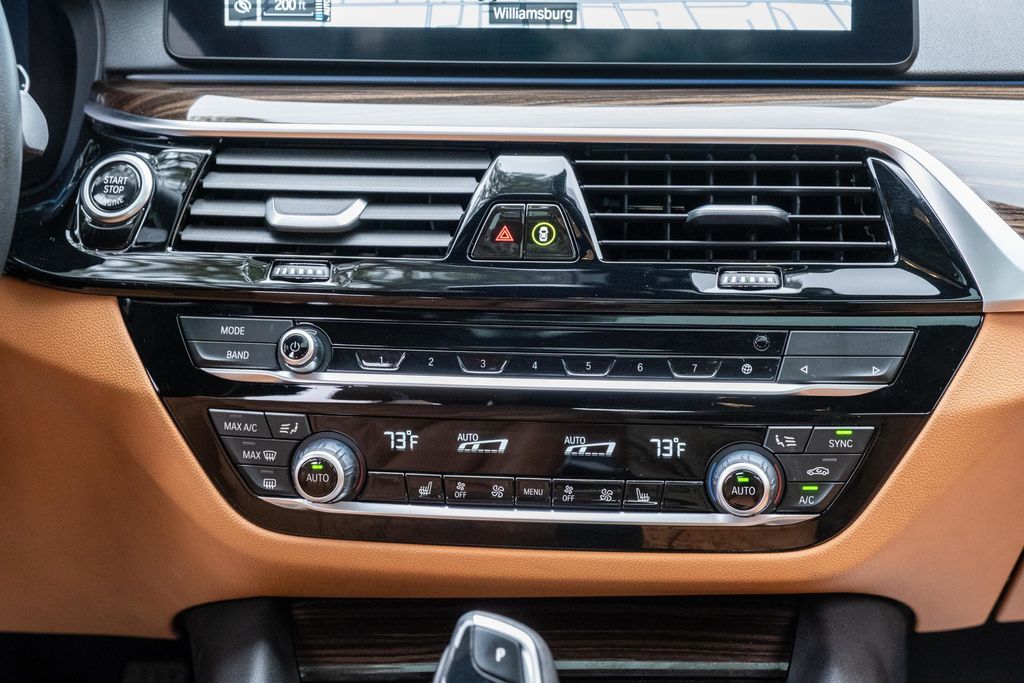 2023 BMW 5 Series 530e - Photo 21
