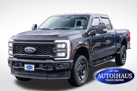 2023 Ford F-250SD Lariat Truck