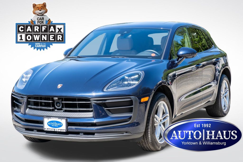 2022 Porsche Macan -'s photo