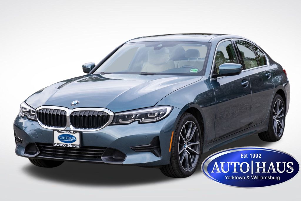 2021 BMW 3 Series 330i's photo