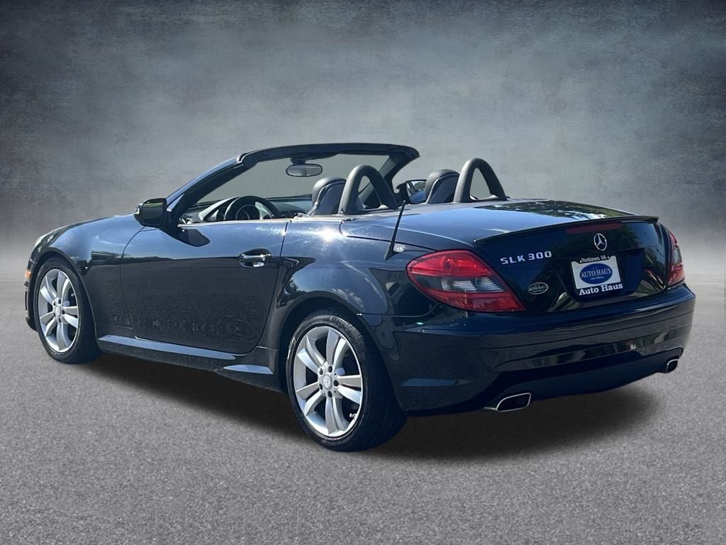2011 Mercedes Benz SLK 300 photo 3