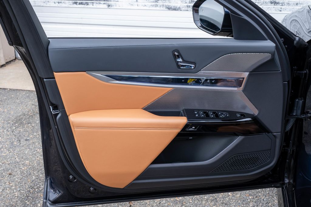 2023 BMW 7 Series 740i - Photo 12