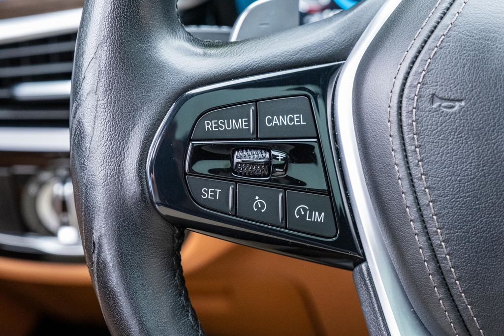 2023 BMW 5 Series 530e - Photo 25