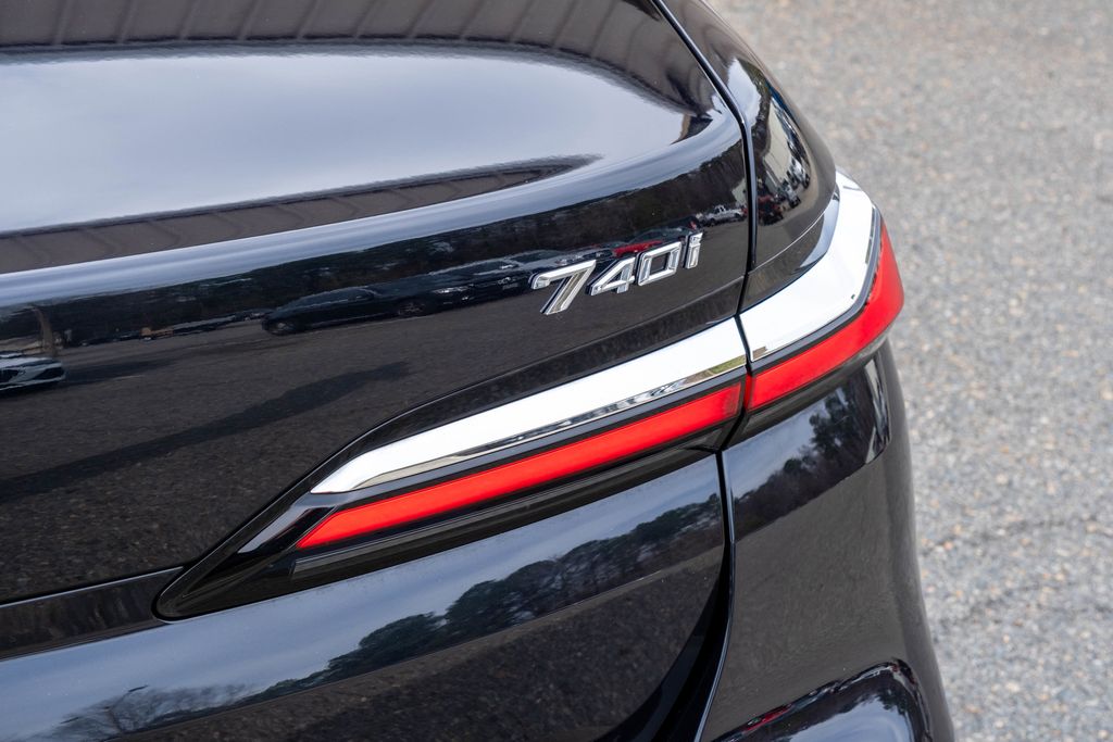2023 BMW 7 Series 740i - Photo 35