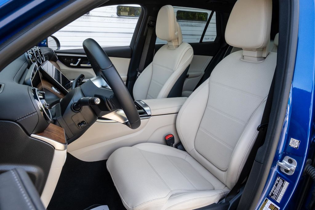 2024 Mercedes-Benz GLC GLC 300 - Photo 14