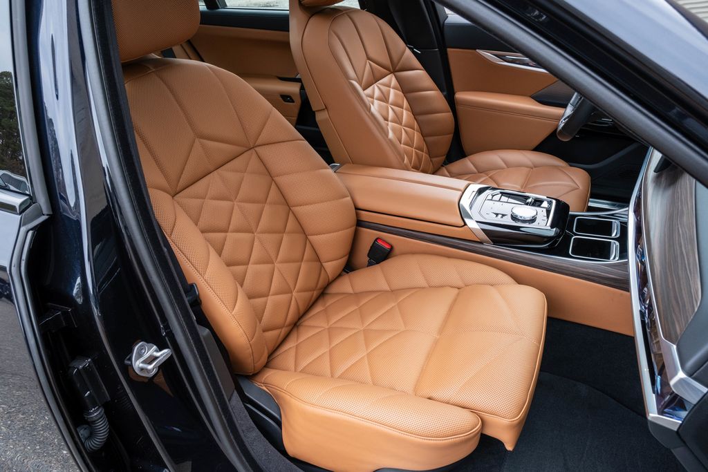 2023 BMW 7 Series 740i - Photo 26