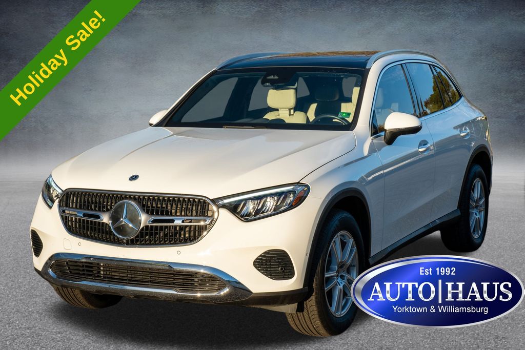 2025 Mercedes-Benz GLC Base's photo