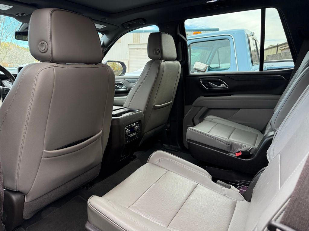 2022 Gmc Yukon SLT photo 3