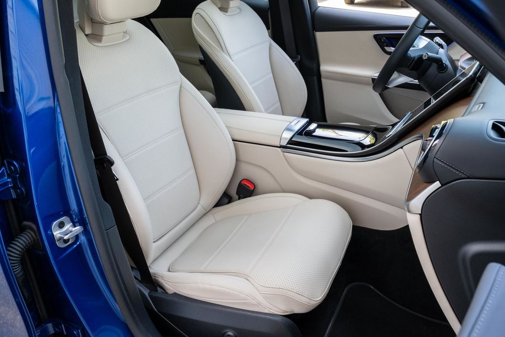 2024 Mercedes-Benz GLC GLC 300 - Photo 24