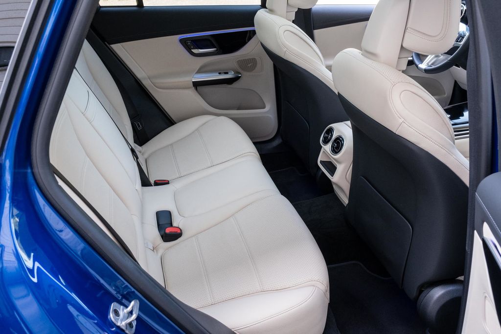 2024 Mercedes-Benz GLC GLC 300 - Photo 28