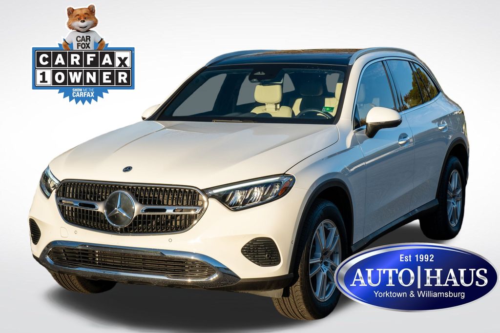 2025 Mercedes-Benz GLC Base's photo