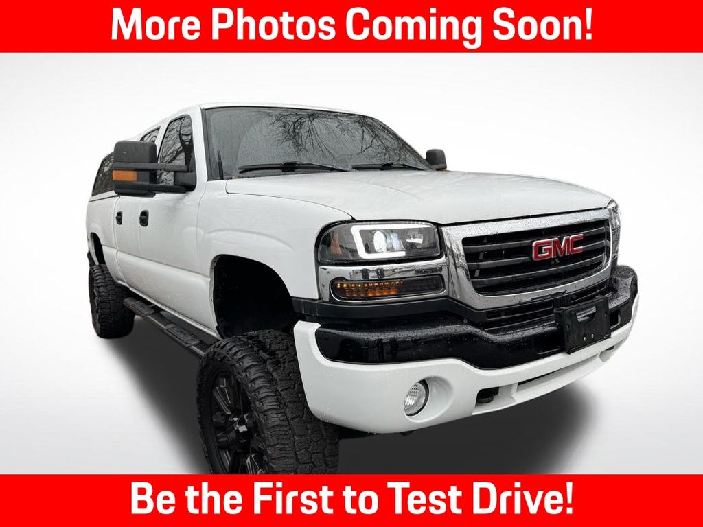 2004 GMC Sierra 2500HD SLE's photo