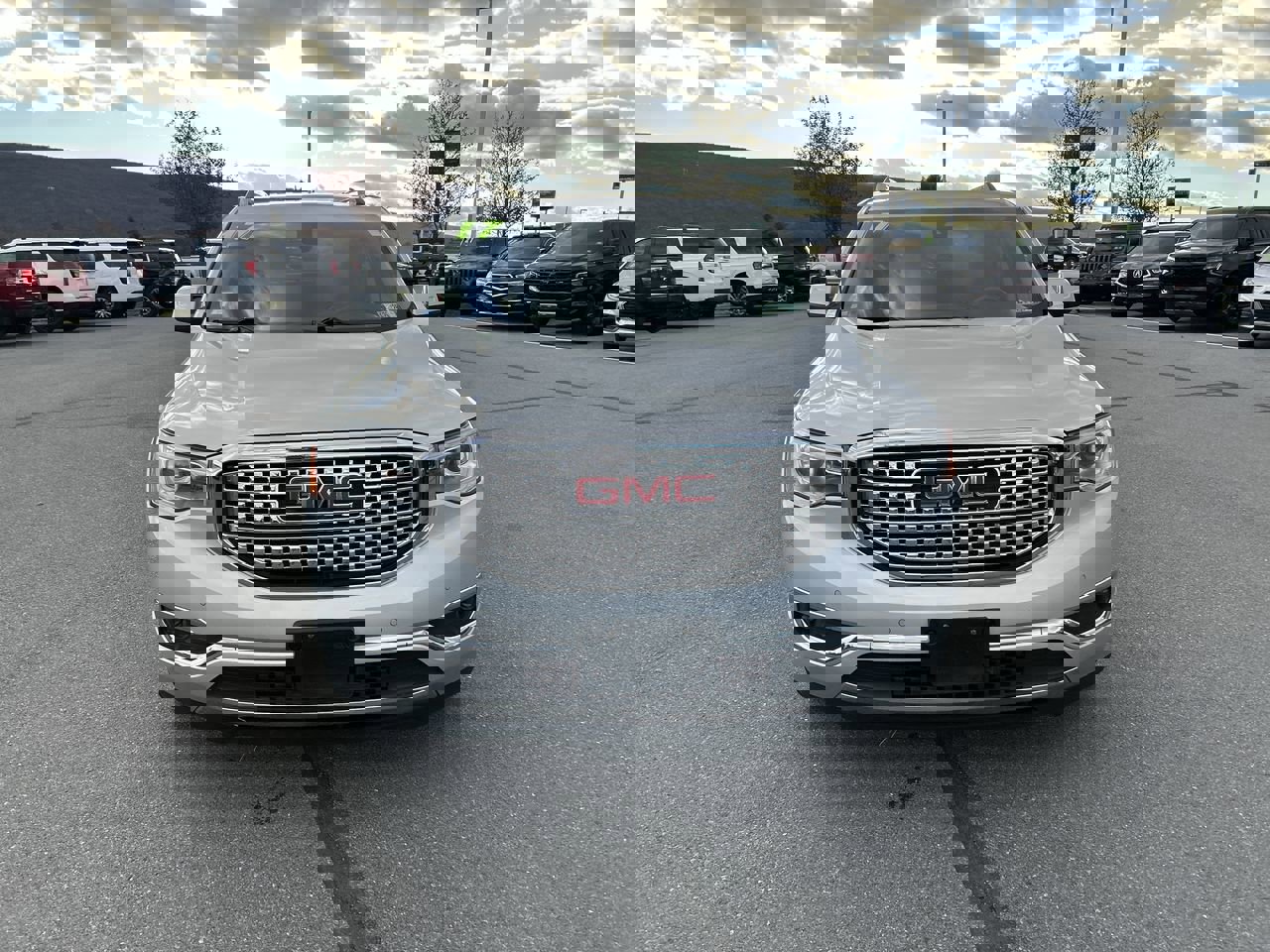 2017 Gmc Acadia Denali photo 2