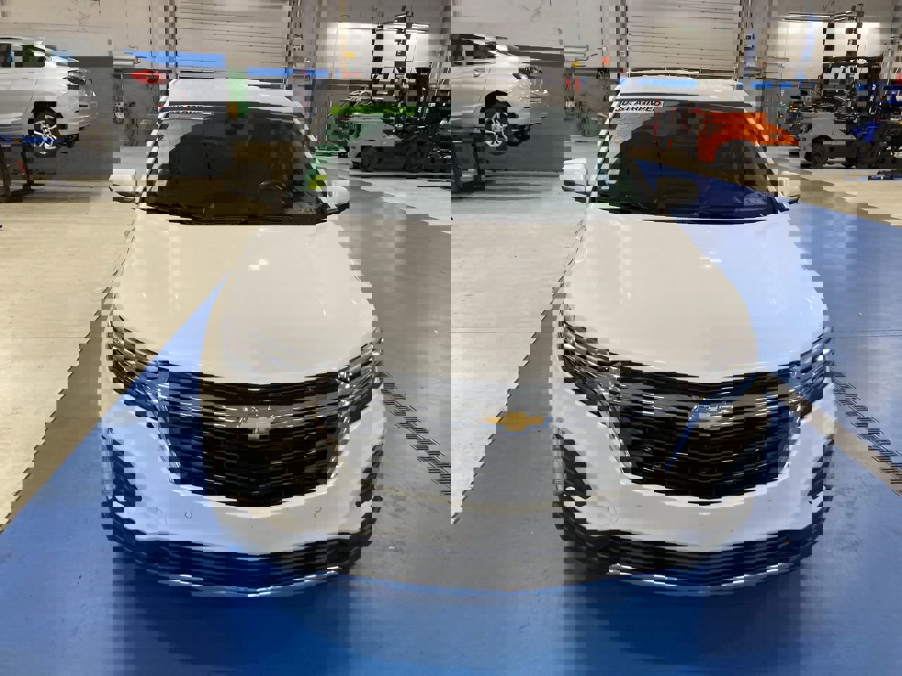 2022 Chevrolet Equinox LT photo 2