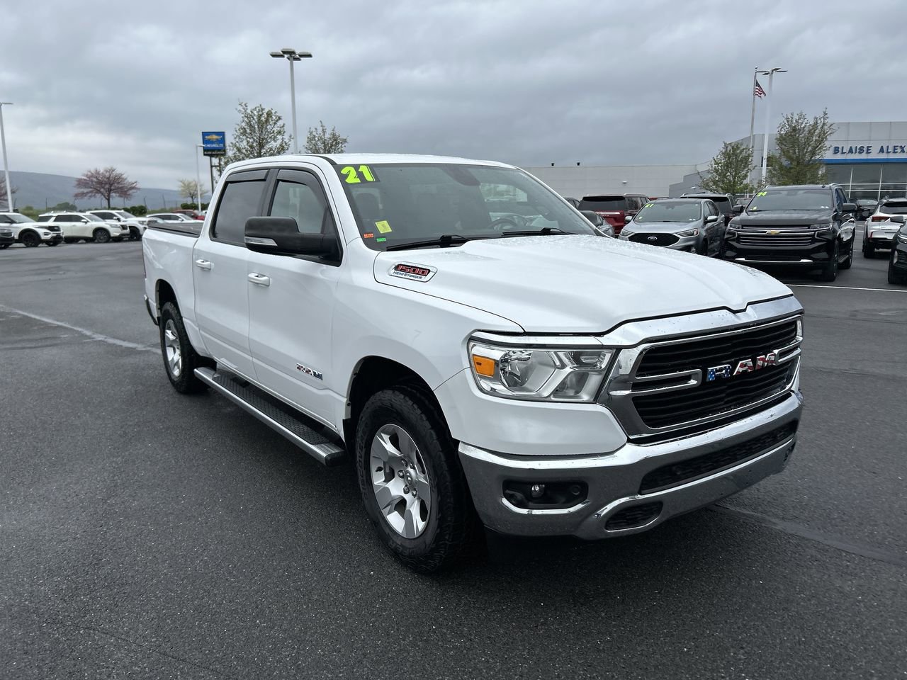 2021 RAM 1500 Big Horn/Lone Star 4x4 Crew Cab 5'7's photo