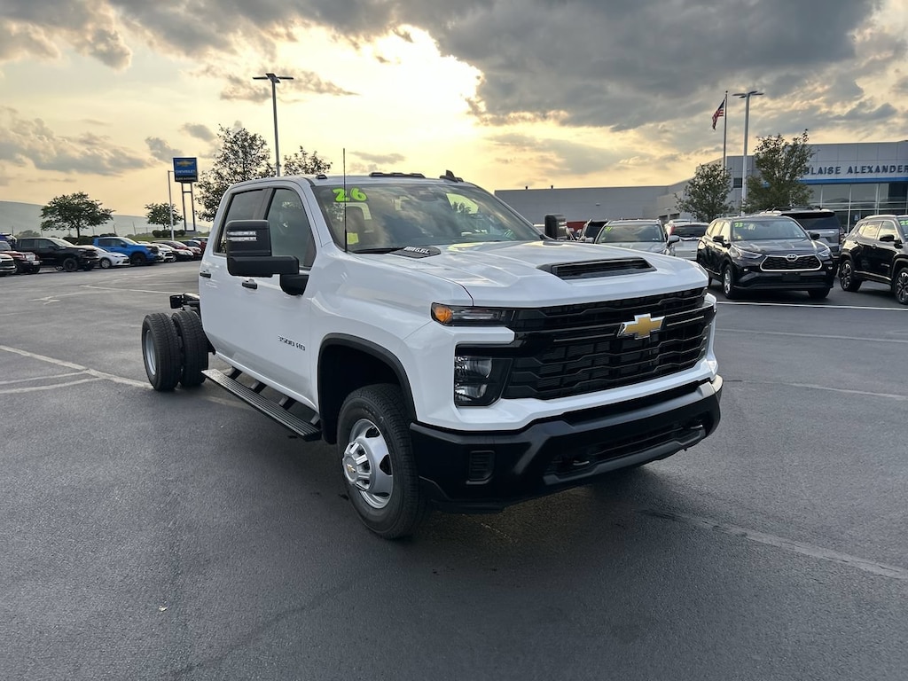 New 2026 Chevrolet Silverado 3500 HD Chassis Work Truck Truck Crew Cab