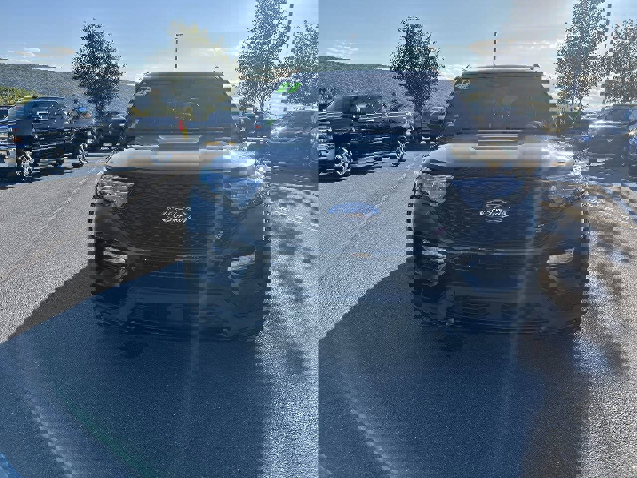 2023 Ford Explorer ST photo 2
