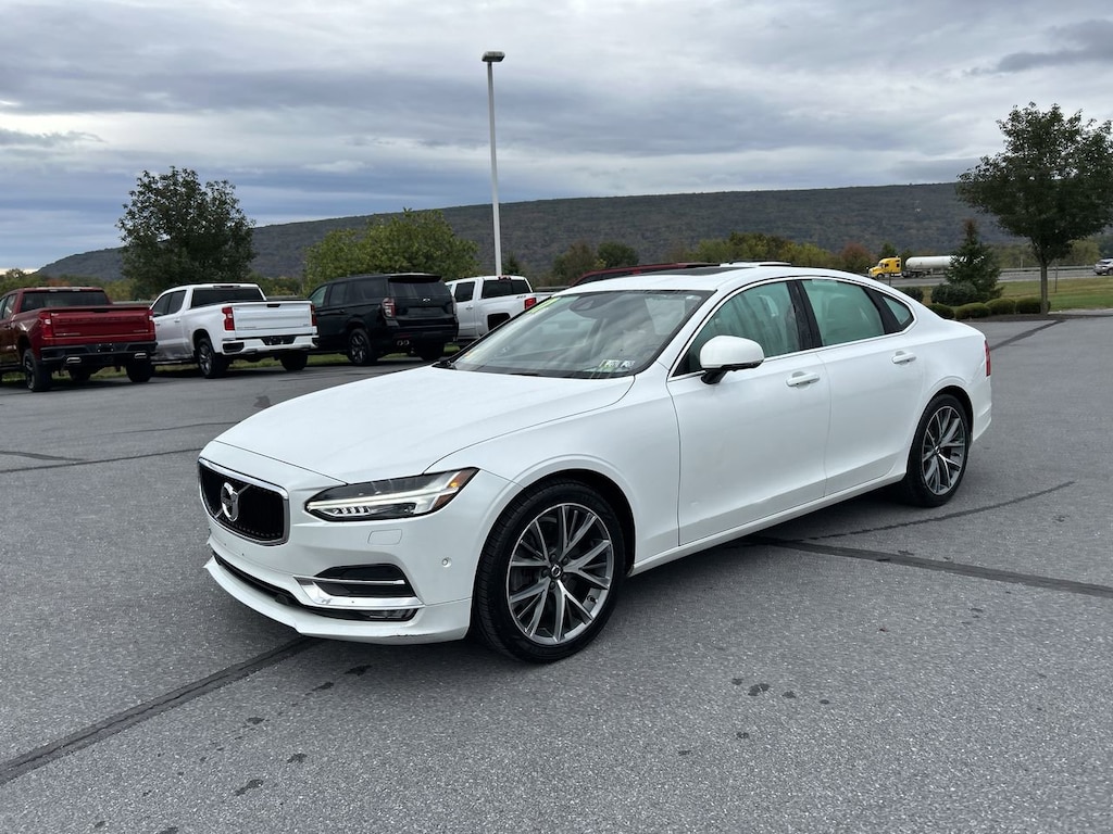Used 2017 Volvo S90 T6 AWD Momentum Sedan