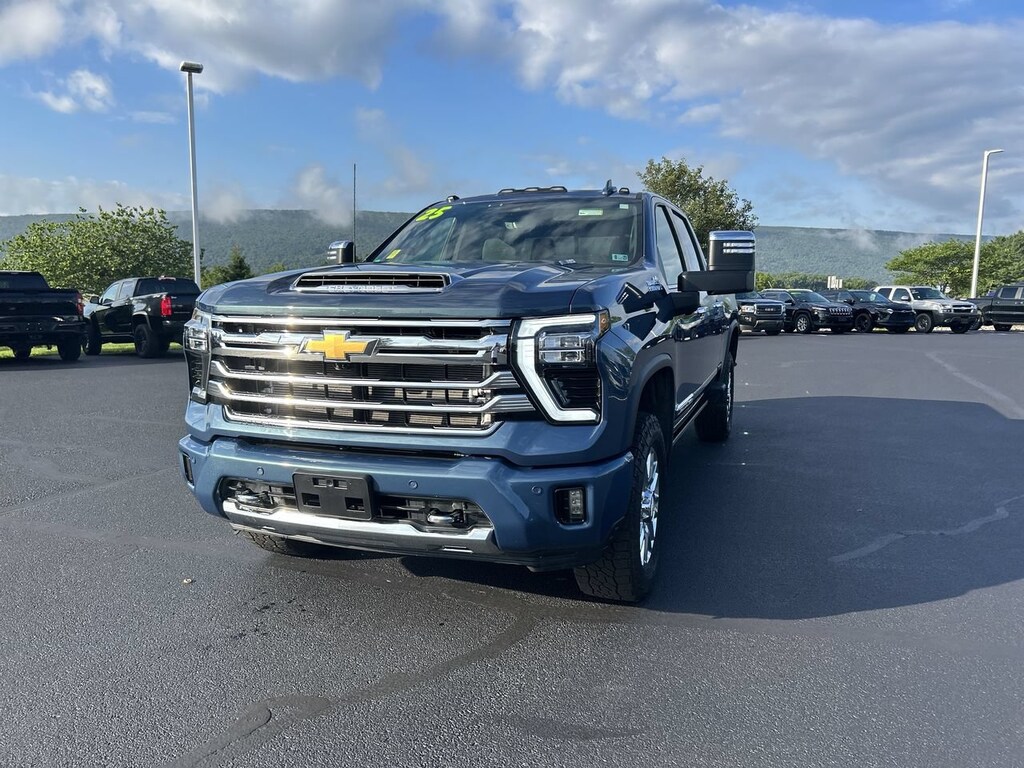 Used 2025 Chevrolet Silverado 2500 HD High Country Truck Crew Cab