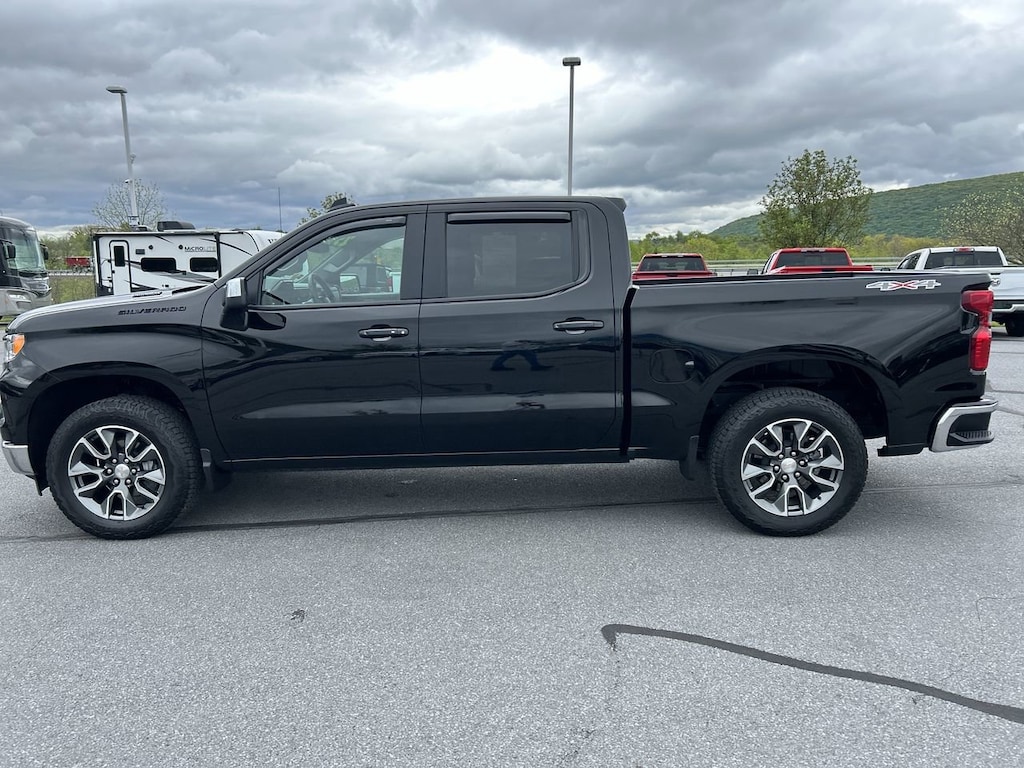 Used 2025 Chevrolet Silverado 1500 LT w/1LT Truck Crew Cab
