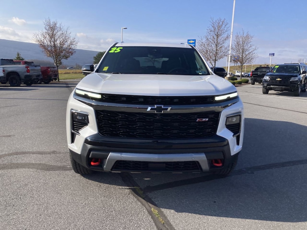 Used 2025 Chevrolet Traverse Z71 SUV