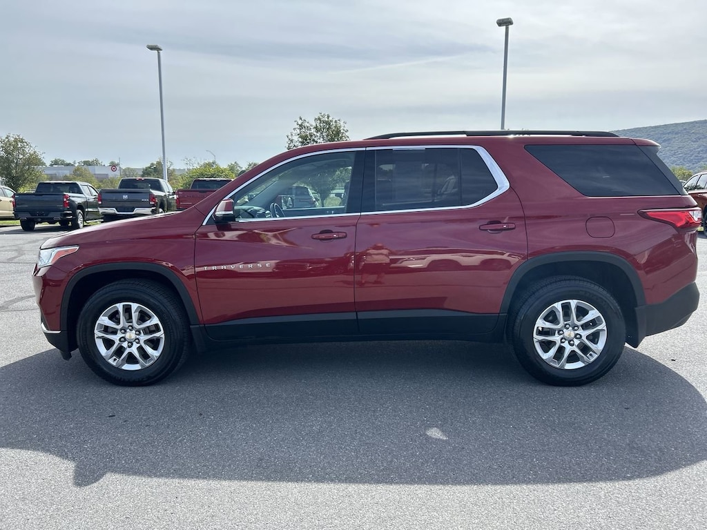 Used 2019 Chevrolet Traverse LT Cloth w/1LT SUV