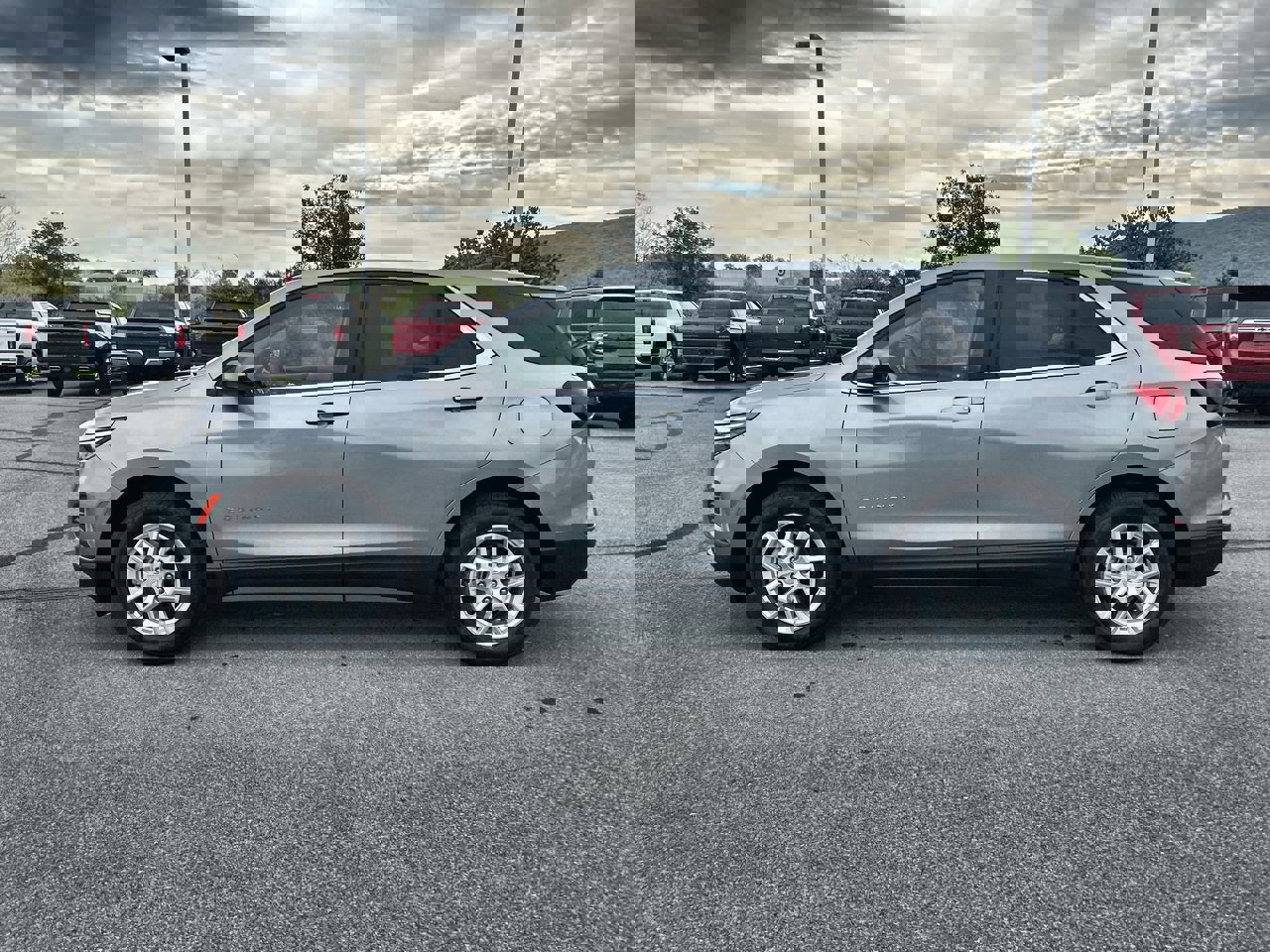 2023 Chevrolet Equinox LT photo 3