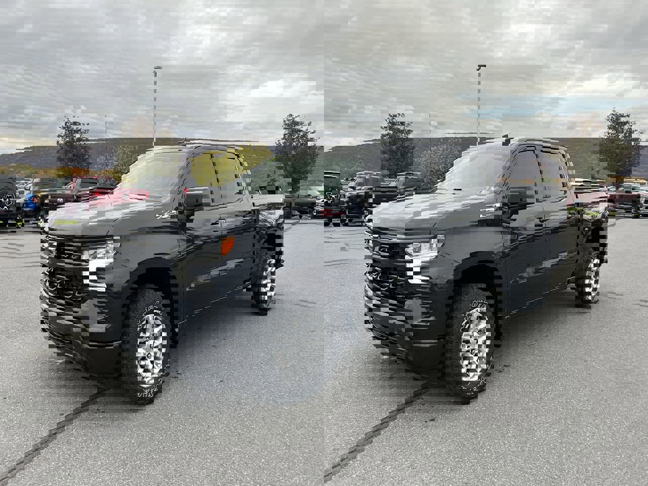 2023 Chevrolet Silverado 1500 RST photo 3