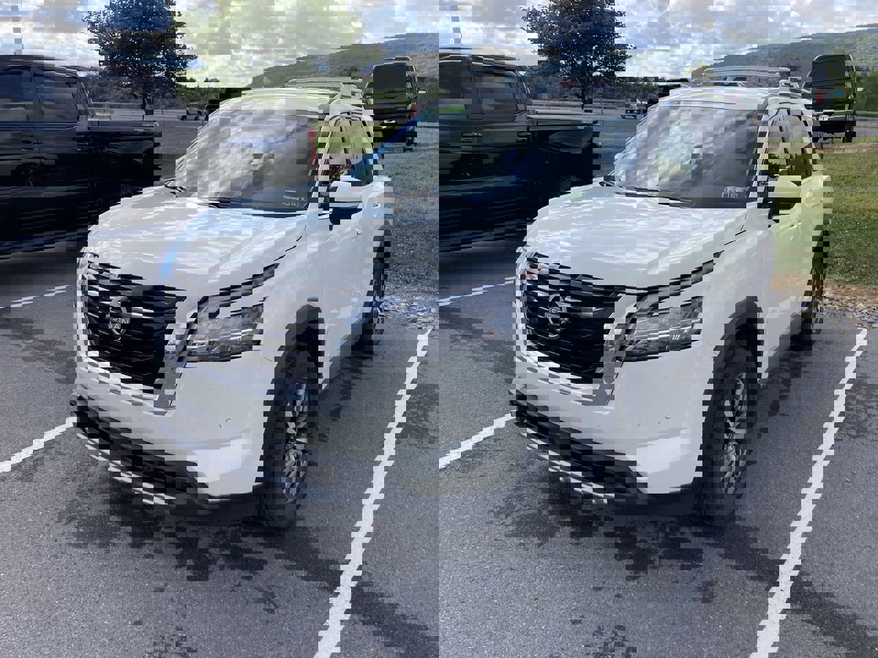 2024 Nissan Pathfinder SL photo 2