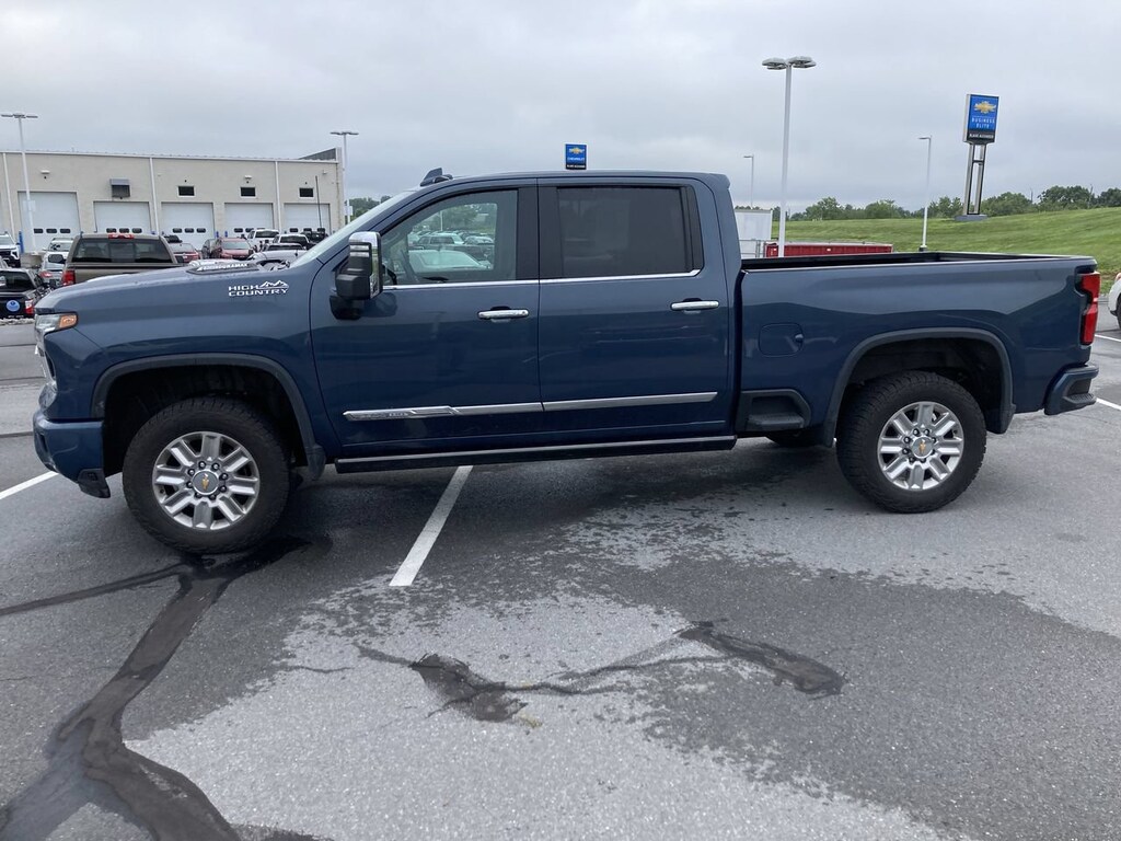 Used 2025 Chevrolet Silverado 2500 HD High Country Truck Crew Cab