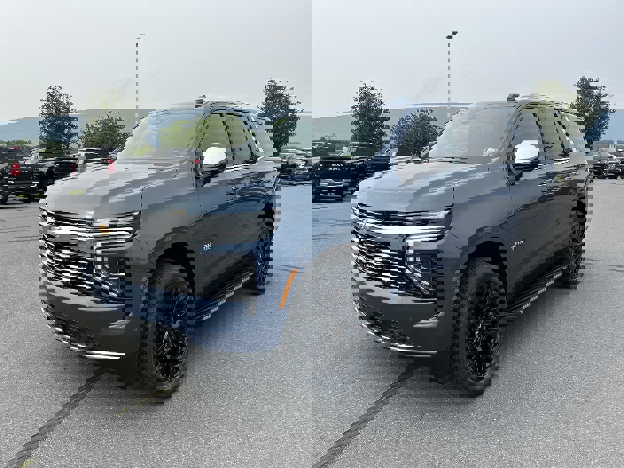 2025 Chevrolet Tahoe Premier photo 2