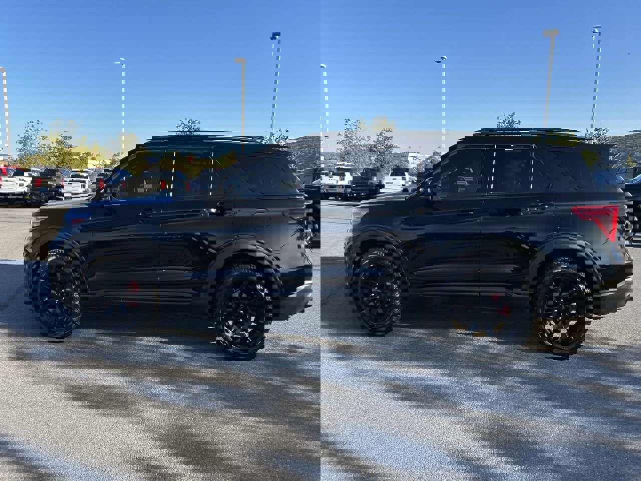 2023 Ford Explorer ST photo 4
